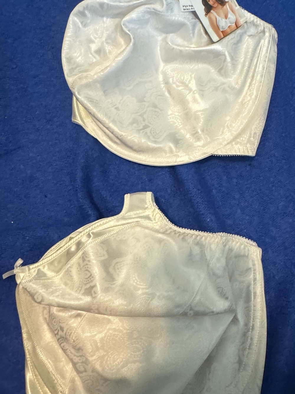 TWO Bali Minimizer Underwire Bras - White - Picture 3 of 5